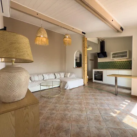 L'inoubliable, Mazet Climatise Pour 8 Personnes Avec Tennis Et Piscine Collective A Valcros, La Londes-les-maures