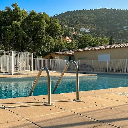 L'inoubliable, Mazet Climatise Pour 8 Personnes Avec Tennis Et Piscine Collective A Valcros, La Londes-les-maures Дом отдыха Ла-Лонд-ле-Мор