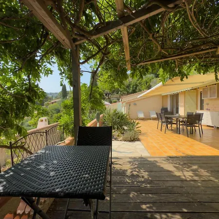 L'inoubliable, Mazet Climatise Pour 8 Personnes Avec Tennis Et Piscine Collective A Valcros, La Londes-les-maures * Ла-Лонд-ле-Мор