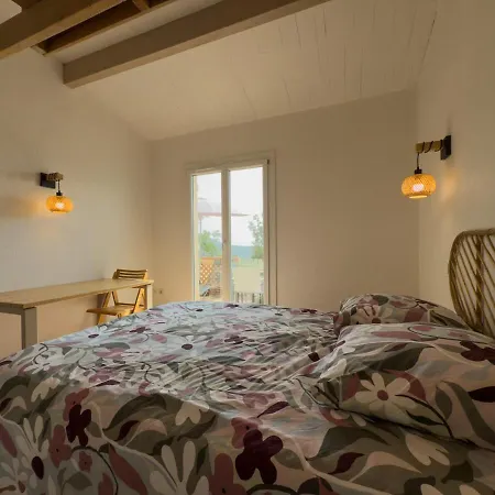 L'inoubliable, Mazet Climatise Pour 8 Personnes Avec Tennis Et Piscine Collective A Valcros, La Londes-les-maures