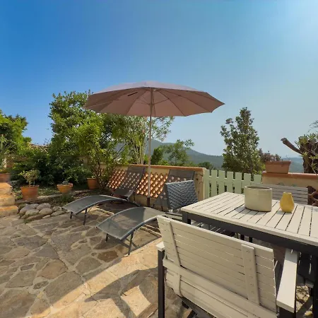 L'inoubliable, Mazet Climatise Pour 8 Personnes Avec Tennis Et Piscine Collective A Valcros, La Londes-les-maures Дом отдыха Ла-Лонд-ле-Мор