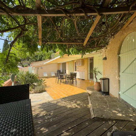 L'inoubliable, Mazet Climatise Pour 8 Personnes Avec Tennis Et Piscine Collective A Valcros, La Londes-les-maures * Ла-Лонд-ле-Мор