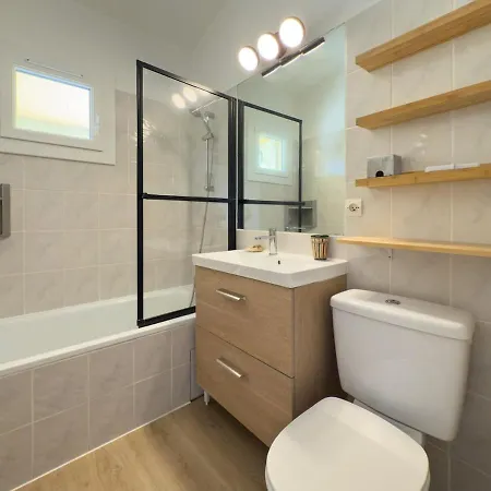 Дом отдыха L'inoubliable, Mazet Climatise Pour 8 Personnes Avec Tennis Et Piscine Collective A Valcros, La Londes-les-maures *