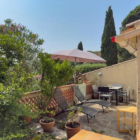 L'inoubliable, Mazet Climatise Pour 8 Personnes Avec Tennis Et Piscine Collective A Valcros, La Londes-les-maures *